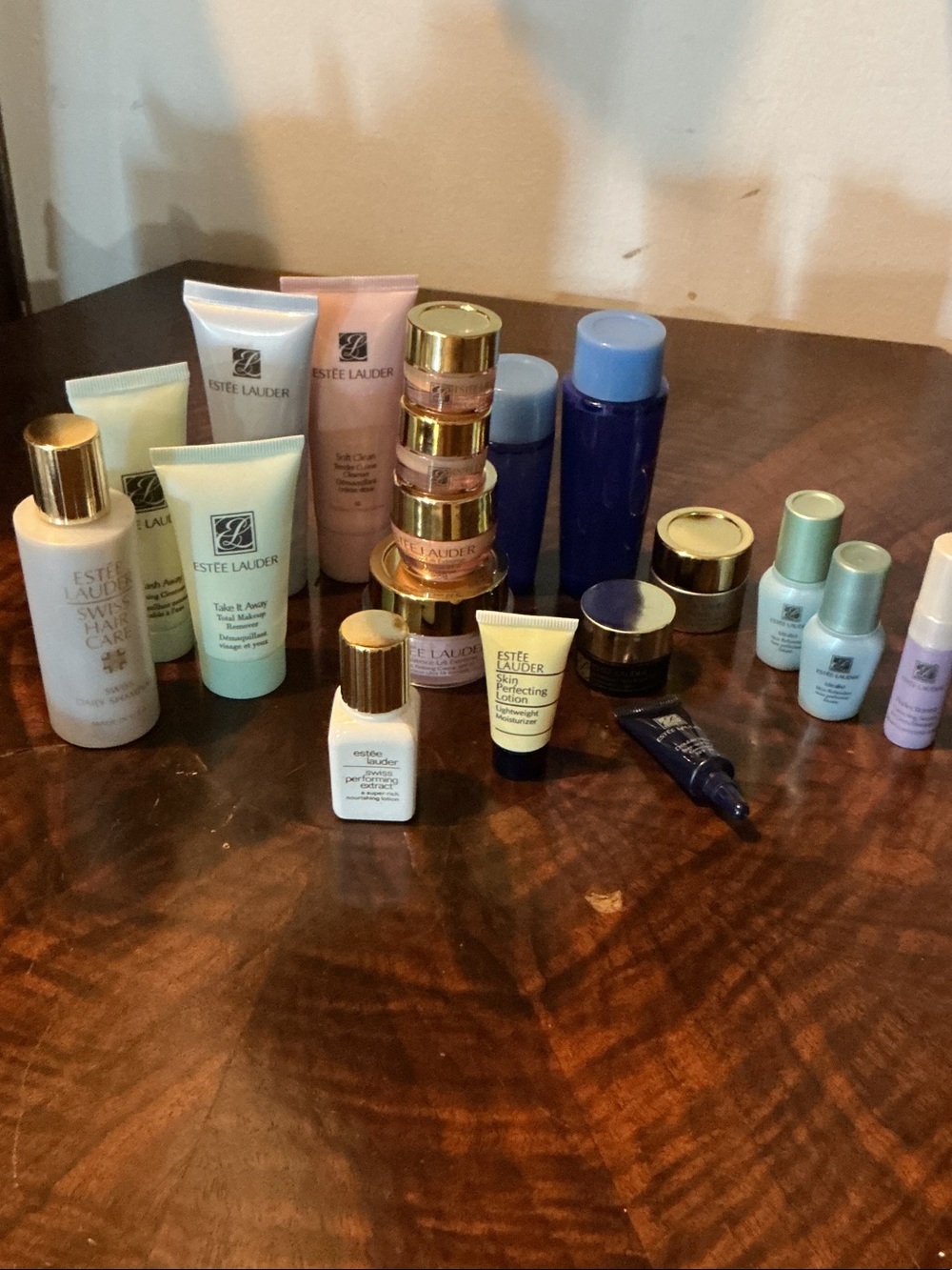 LOT X 16 ESTEE LAUDER SKINCARE PRODUCTS